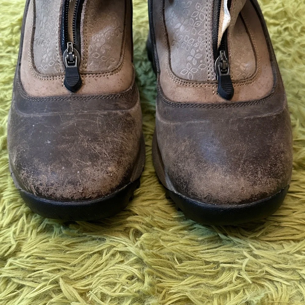Timberland Brown Suede Zip Winter Shoes Women’s Size 10